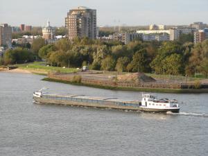 De Corendijck op de Nieuwe Maas in Rotterdam